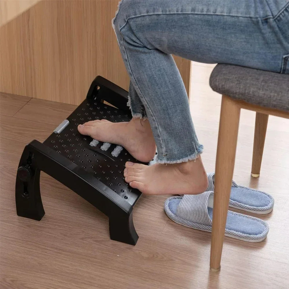 Ergonomic footrest