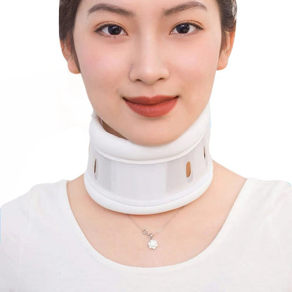 Adjustable soft cervical collar